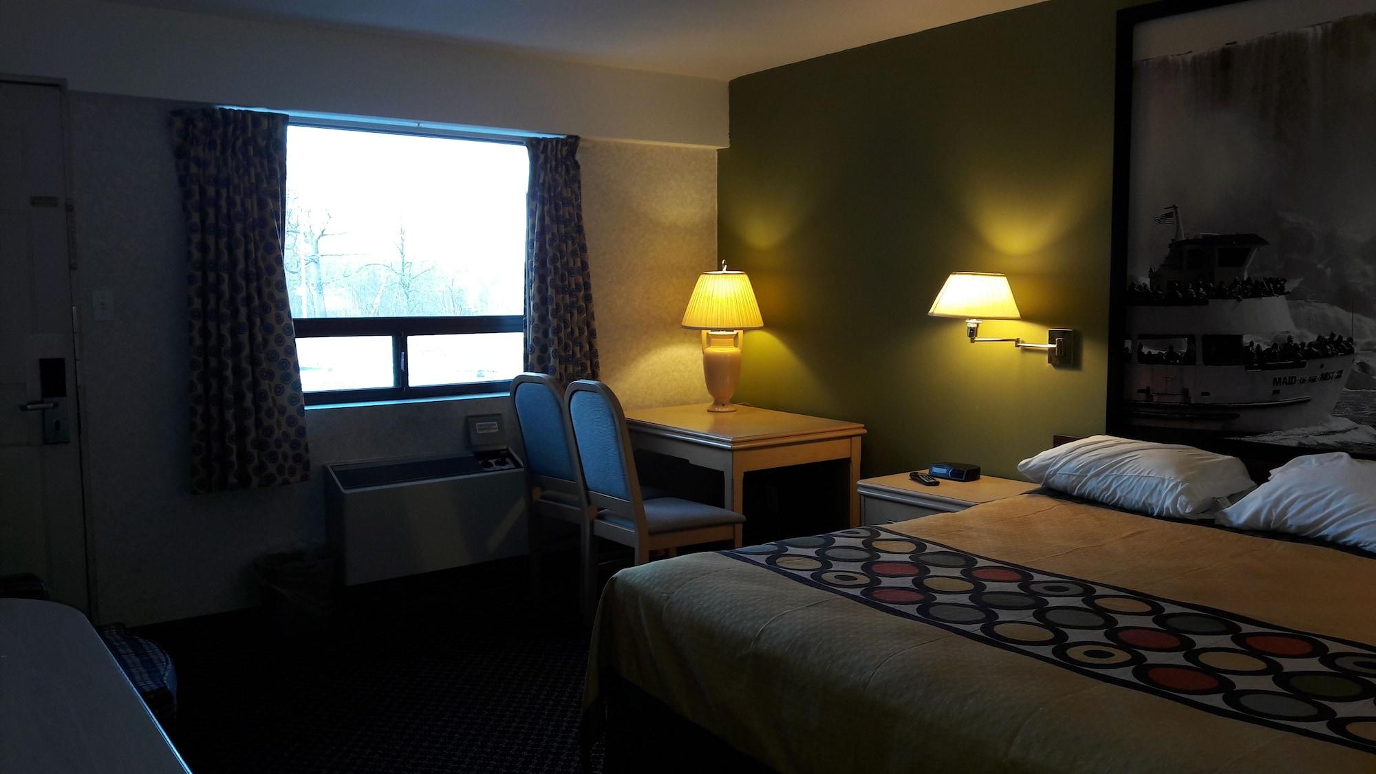 Super 8 By Wyndham Niagara Falls North Εξωτερικό φωτογραφία