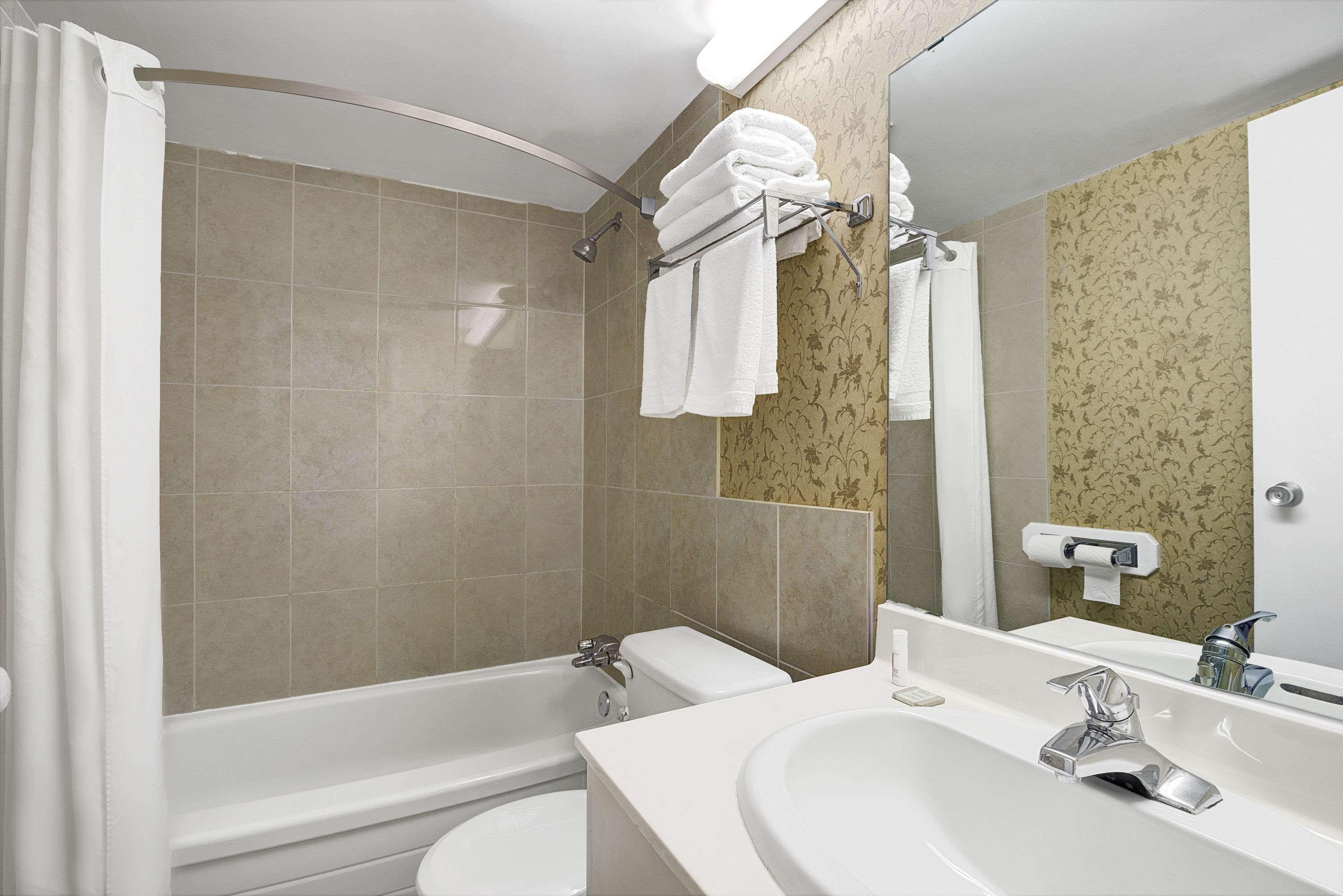 Super 8 By Wyndham Niagara Falls North Εξωτερικό φωτογραφία